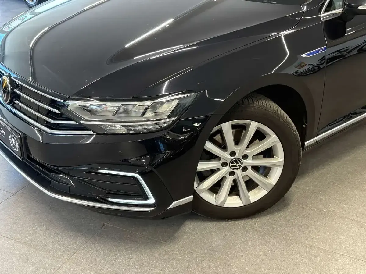 Gebraucht VW Passat GTE 272 PS (200 kW) 2021 Deep black perleffekt Kombi