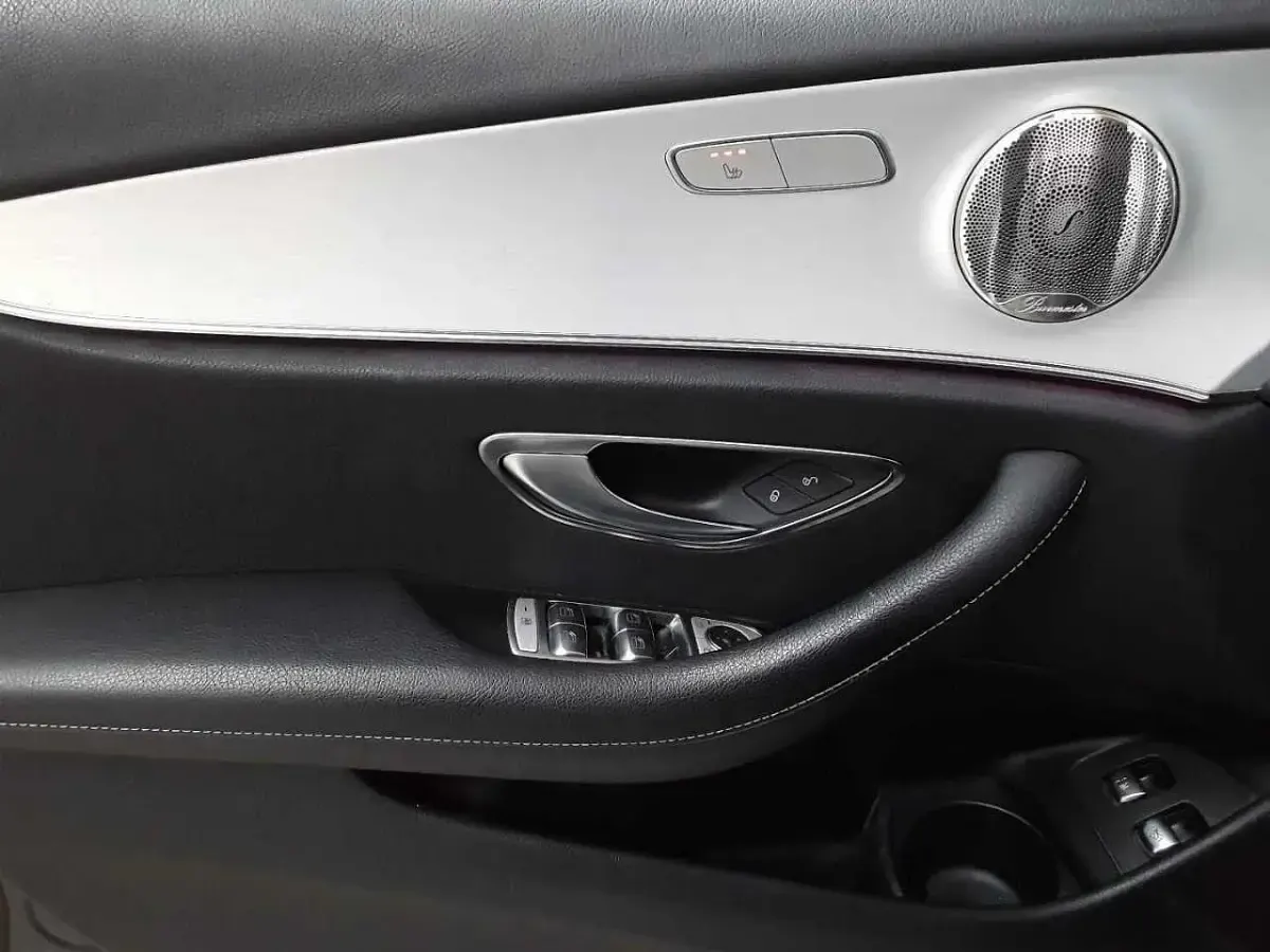Gebraucht Mercedes E300 Avantgarde 211 PS (155 kW) 2021 Schwarz Kombi