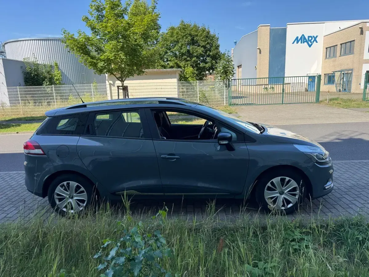 Gebraucht Renault Clio Life 76 PS (55 kW) 2019 Schwarz Kleinwagen