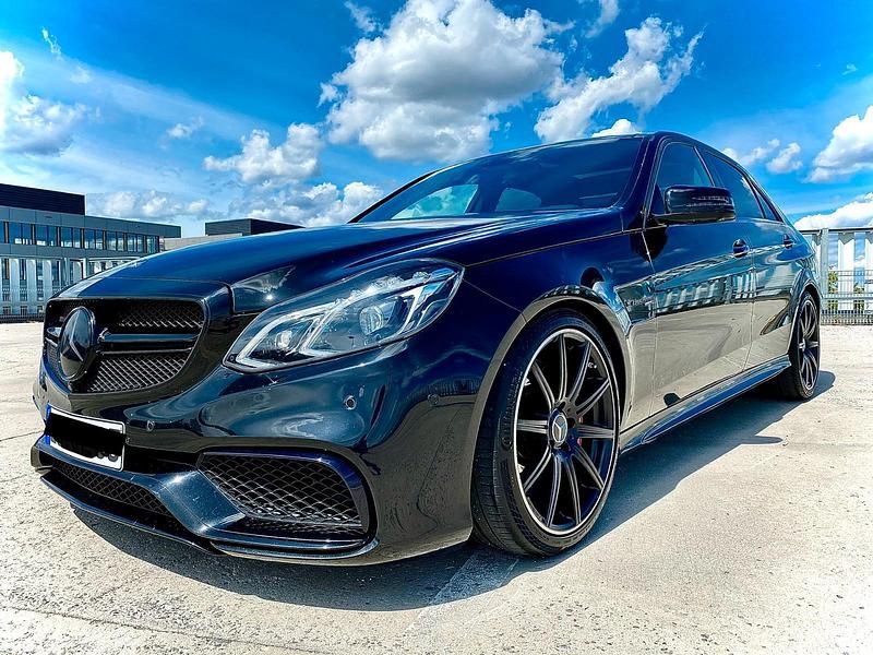 Schwarz Gebraucht 2013 Mercedes E63S AMG AMG Limousine | 44.000 € (Etwas zu teuer) - Bild 1/4