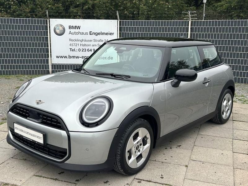 Silber Gebraucht 2024 Mini Cooper Kleinwagen | 24.890 € (Superpreis) - Bild 1/3
