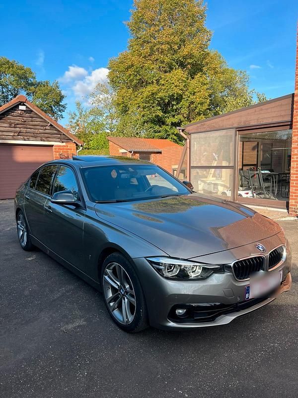 Beige Gebraucht 2018 BMW 330e iPerformance Limousine | 15.750 € (Fairer Preis) - Bild 1/4
