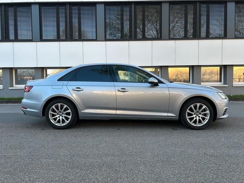 Gebraucht Audi A4 190 PS (139 kW) 2019 Grau Limousine