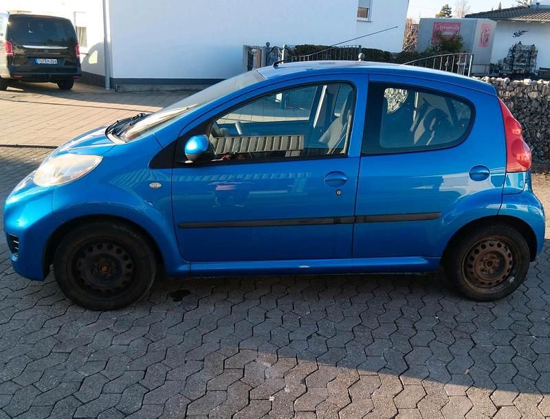 Gebraucht Peugeot 107 68 PS (50 kW) 2009 Blau Kleinwagen