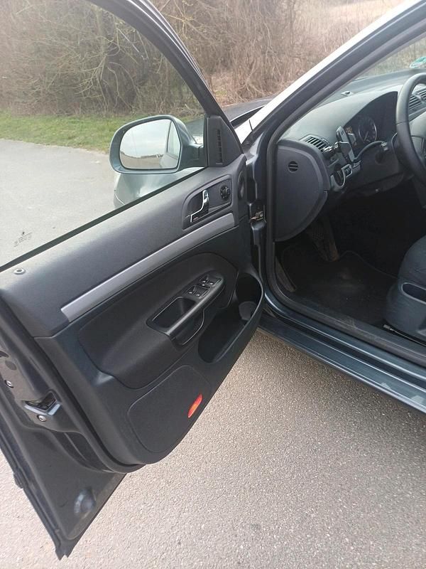 Gebraucht Skoda Octavia 105 PS (77 kW) 2012 Grau Kombi