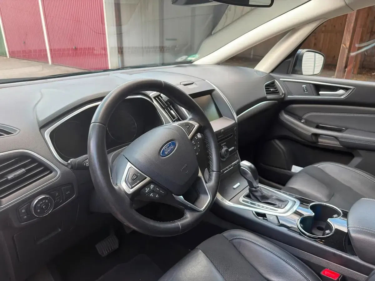 Gebraucht Ford S-MAX Titanium 240 PS (176 kW) 2016 Schwarz Van / Kleinbus