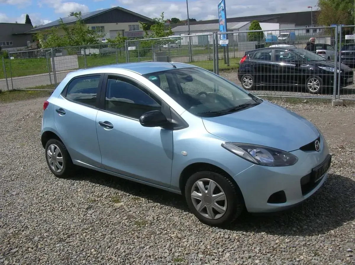 Gebraucht Mazda 2 Impuls 75 PS (55 kW) 2009 Icy blau metallic Kleinwagen