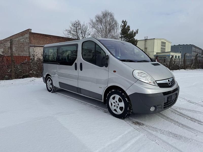 Gebraucht Opel Vivaro 114 PS (83 kW) 2014 Silber Van / Kleinbus