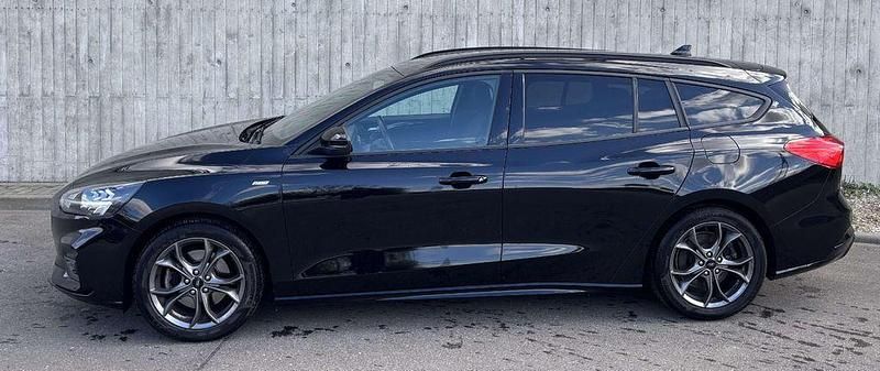 Gebraucht Ford Focus 125 PS (91 kW) 2022 Schwarz Limousine