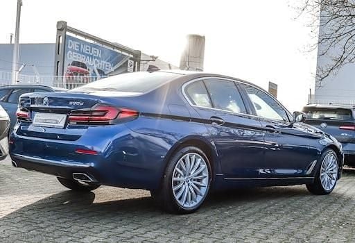 Gebraucht BMW 530 Luxury Line 286 PS (210 kW) 2022 Phytonicblau Limousine