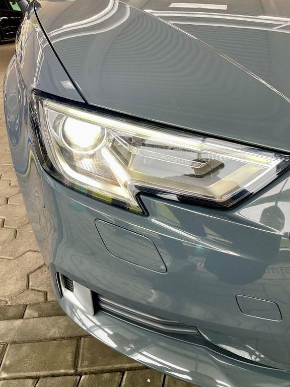 Gebraucht Audi A3 Sport 150 PS (110 kW) 2018 Grau Limousine