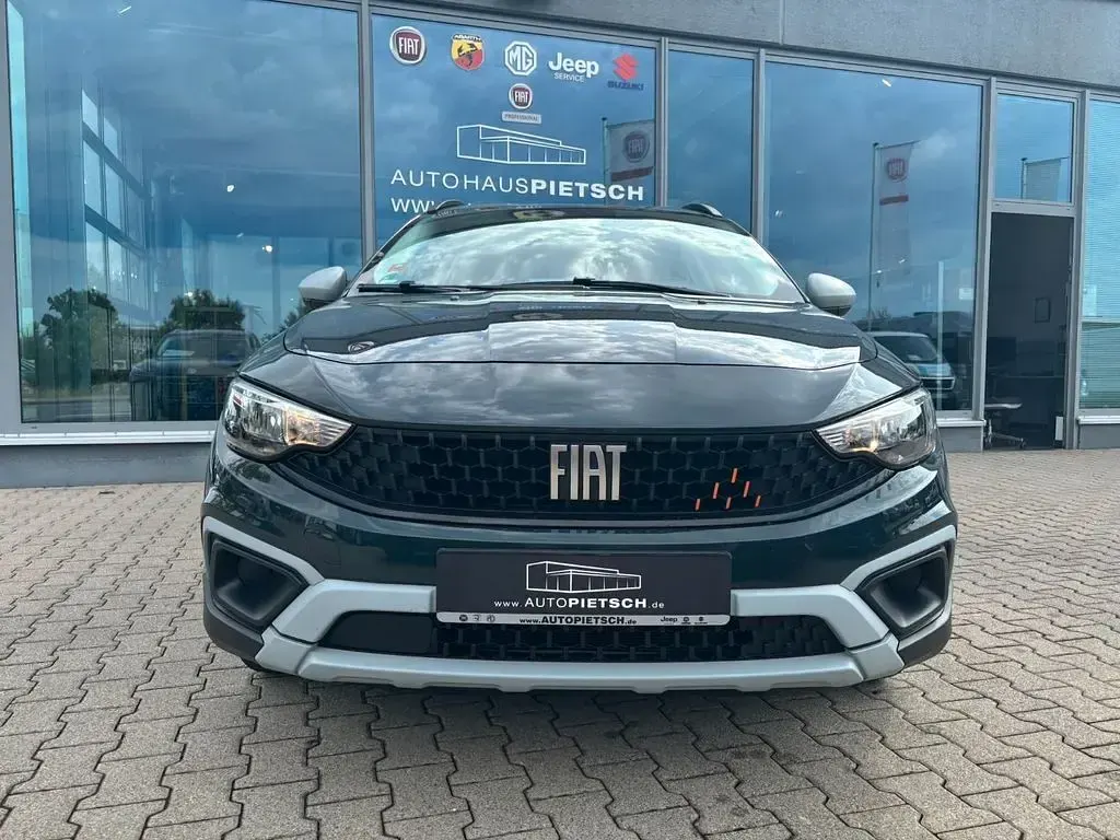 Gebraucht Fiat Tipo Garmin 131 PS (96 kW) 2023 Grün Limousine