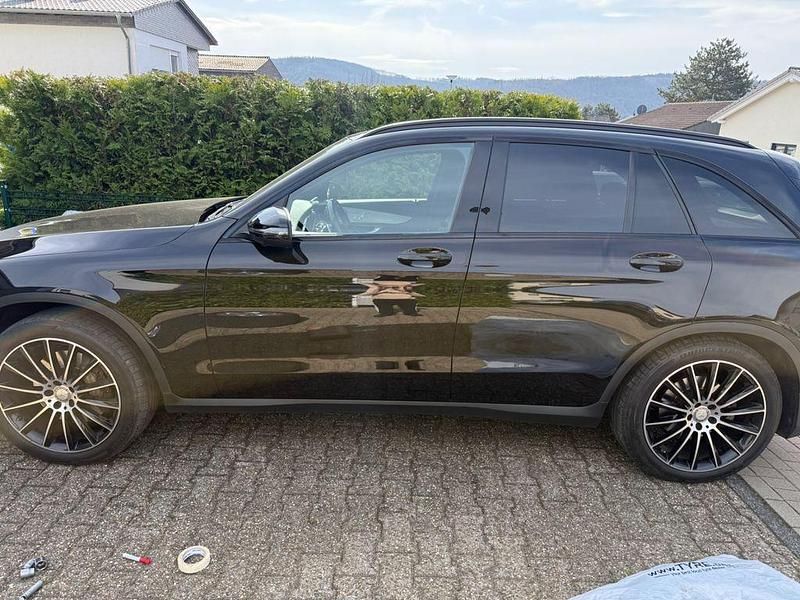 Gebraucht Mercedes GLC250 AMG line 204 PS (150 kW) 2016 Schwarz SUV
