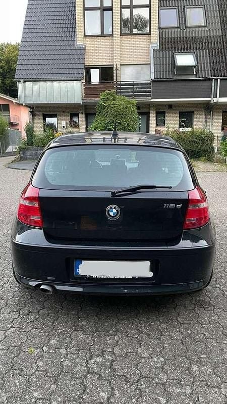 Gebraucht BMW 118 143 PS (105 kW) 2011 Schwarz Kleinwagen