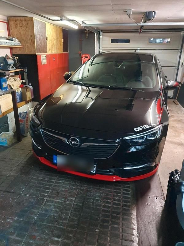 Schwarz Gebraucht 2017 Opel Insignia OPC Kombi | 15.000 € (Fairer Preis) - Bild 1/4