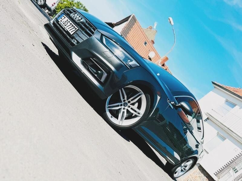Grau Gebraucht 2019 Audi A5 Sportback S-line plus Limousine | 34.999 € (Teuer) - Bild 1/4