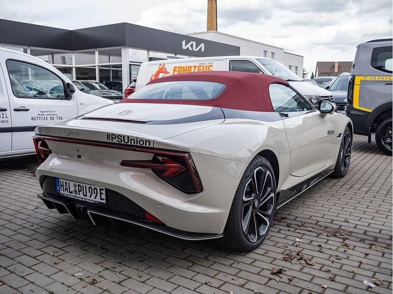 Gebraucht MG Cyberster 375 kW (510 PS) 2026 Ivory white Cabrio