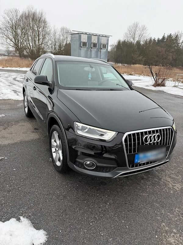 Schwarz Gebraucht 2013 Audi Q3 SUV | 11.900 € (Etwas zu teuer) - Bild 1/4