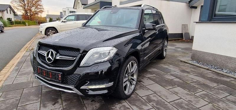 Schwarz Gebraucht 2015 Mercedes GLK220 SUV | 22.880 € (Fairer Preis) - Bild 1/4