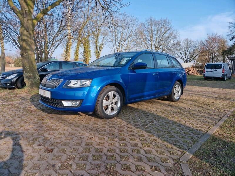 Blau Gebraucht 2016 Skoda Octavia Style Kombi | 12.500 € (Fairer Preis) - Bild 1/4