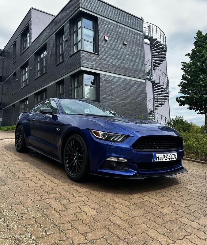 Blau Gebraucht 2016 Ford Mustang GT Coupé | 29.900 € (Fairer Preis) - Bild 1/4