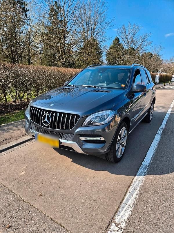 Usata Mercedes ML350 259 CV (190 kW) 2012 Grigio SUV