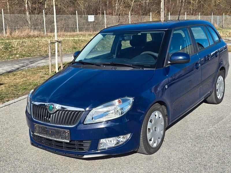 Gebraucht Skoda Fabia Ambiente 69 PS (50 kW) 2011 Blau Kombi