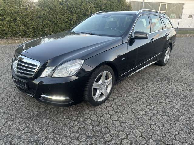 Obsidianschwarz metalliclack Gebraucht 2011 Mercedes E300 Kombi | 10.900 € (Fairer Preis) - Bild 1/4