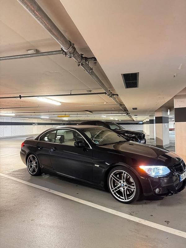Blau Gebraucht 2013 BMW 335 Cabriolet Performance Cabrio | 23.500 € - Bild 1/4
