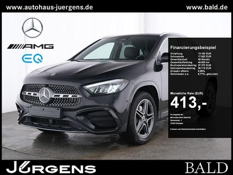 Schwarz kosmosschwarz metallic Gebraucht 2024 Mercedes GLA250 AMG SUV | 43.740 € (Fairer Preis) - Bild 1/4