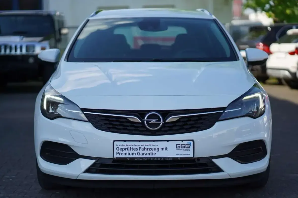 Gebraucht Opel Astra 122 PS (89 kW) 2020 Schneeweiss/summitwhite/arctic Kombi