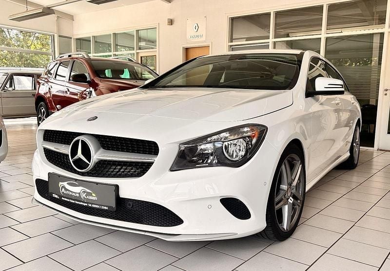 Weiß Gebraucht 2016 Mercedes CLA200 Kombi | 13.990 € (Fairer Preis) - Bild 1/4