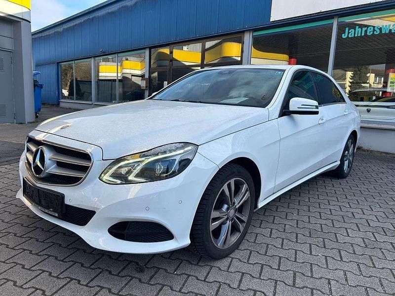 Gebraucht Mercedes E220 170 PS (125 kW) 2013 Polarweiss Limousine