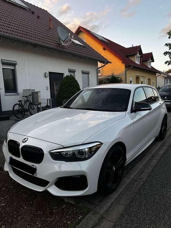 Weiß Gebraucht 2019 BMW M140 M Sport Limousine | 27.000 € (Guter Preis) - Bild 1/4