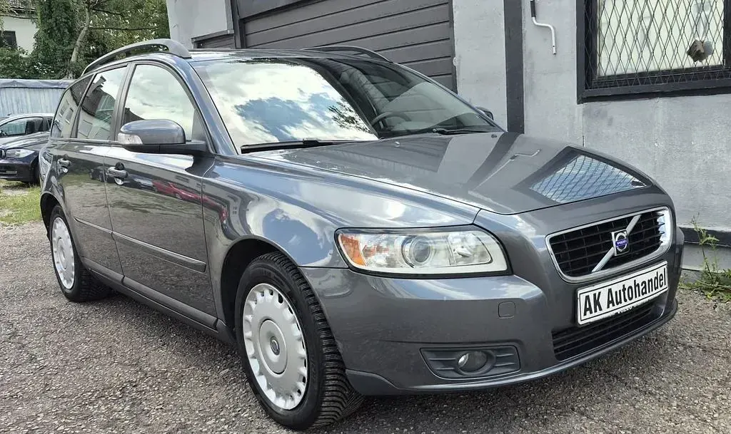 Gebraucht Volvo V50 Kinetic 136 PS (100 kW) 2008 Grau Kombi