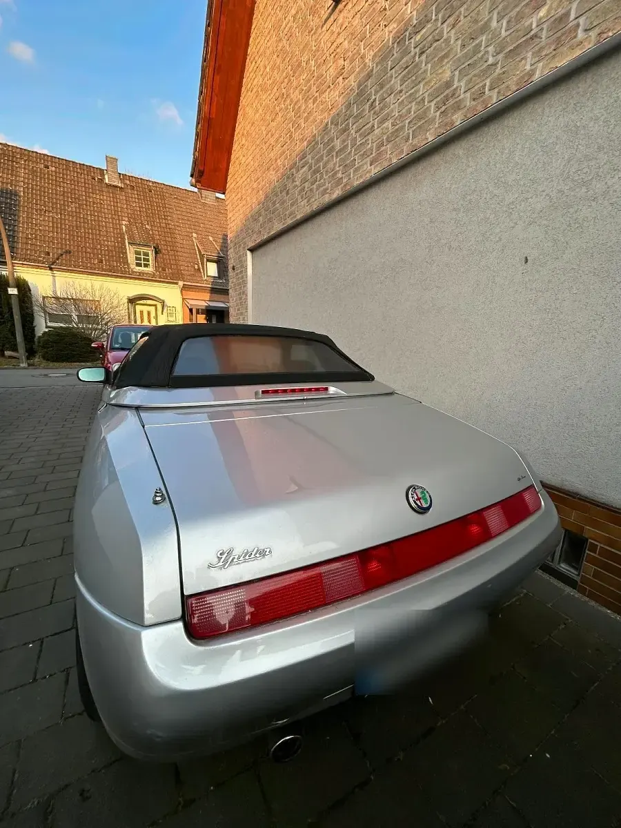 Gebraucht Alfa Romeo Spider 144 PS (105 kW) 2000 Silber Cabrio