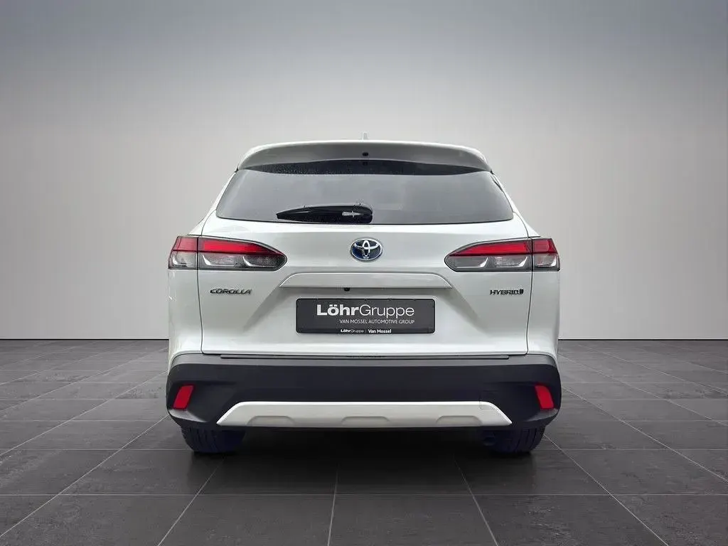Gebraucht Toyota Corolla Cross Team 152 PS (111 kW) 2023 Weiß SUV