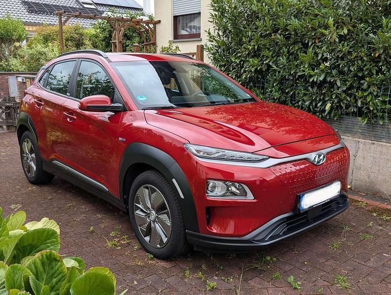 Rot Gebraucht 2020 Hyundai Kona SUV | 14.500 € (Superpreis) - Bild 1/4