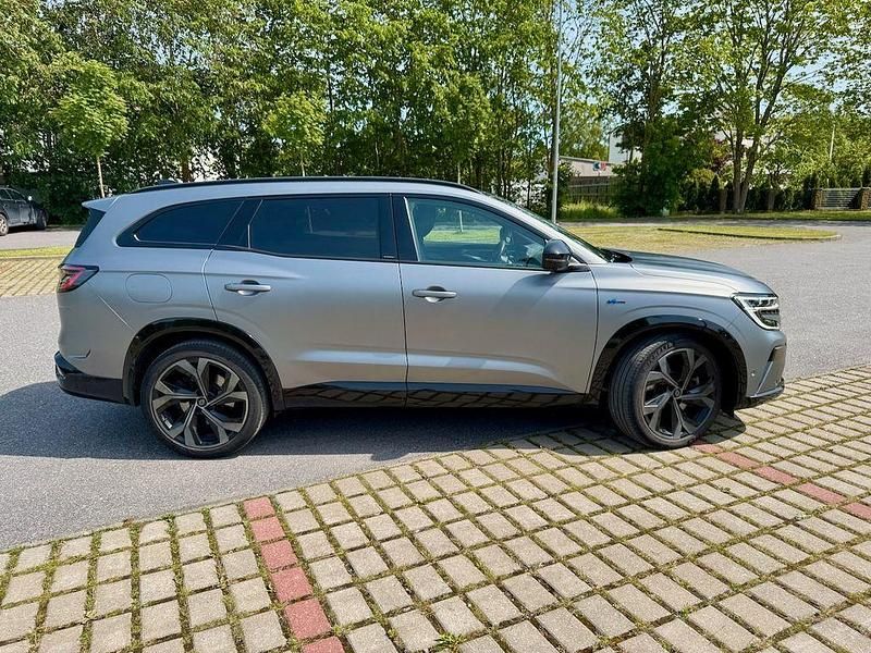 Grau Gebraucht 2023 Renault Espace Esprit Alpine Van / Kleinbus | 34.900 € (Fairer Preis) - Bild 1/4