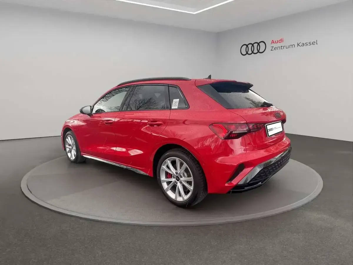 Gebraucht Audi A3 S-Line 272 PS (200 kW) 2025 Rot Limousine