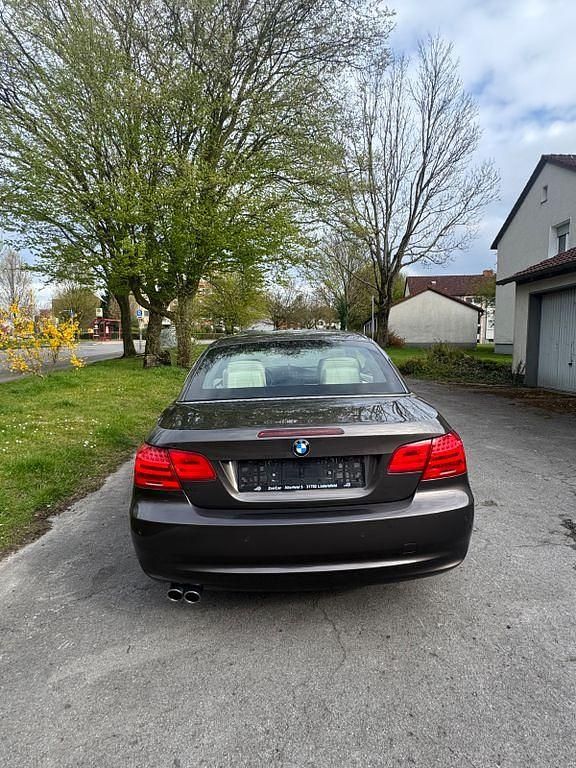 Gebraucht BMW 325 Cabriolet 218 PS (160 kW) 2010 Braun Cabrio
