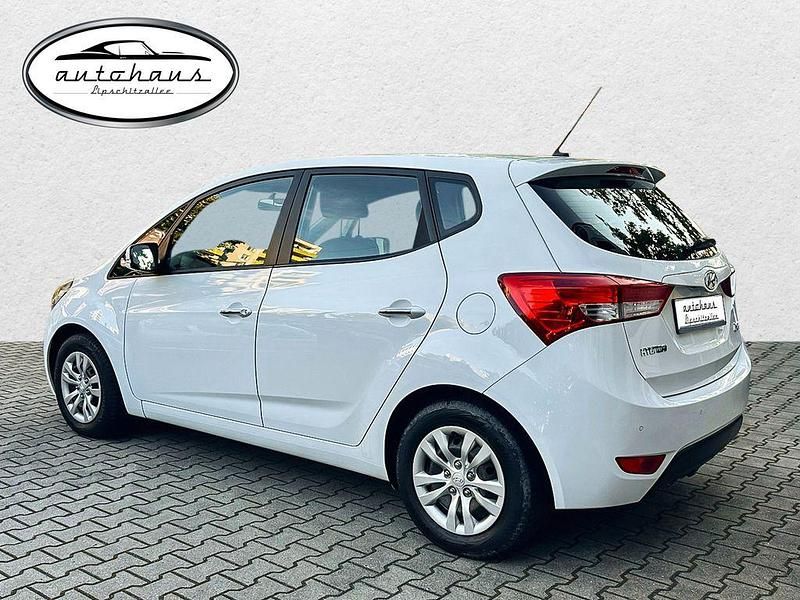 Gebraucht Hyundai ix20 Style 125 PS (91 kW) 2016 Weiß Kleinwagen