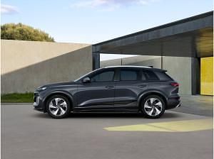 Neu Audi SQ6 e-tron Ambiente 359 kW (489 PS) 2025 Grau (magnetgrau) SUV