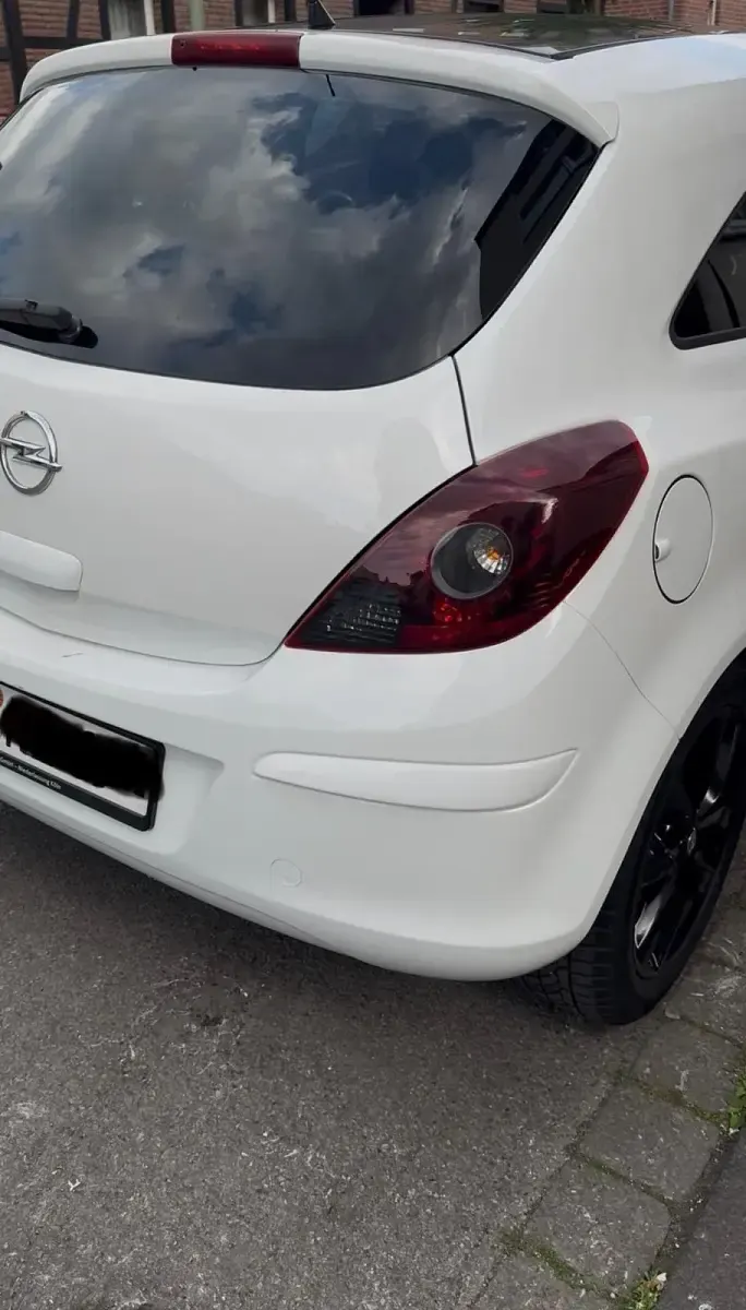 Używany Opel Corsa 87 KM (63 kW) 2010 Biały Hatchback