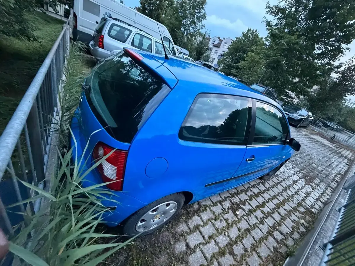 Gebraucht VW Polo 64 PS (47 kW) 2005 Blau Kleinwagen