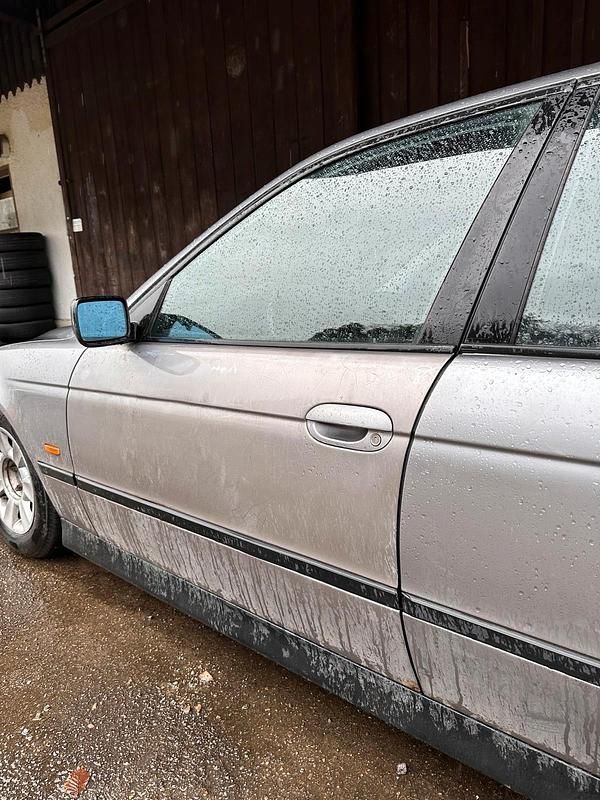 Gebraucht BMW 523 M Sport 170 PS (125 kW) 1997 Silber Limousine