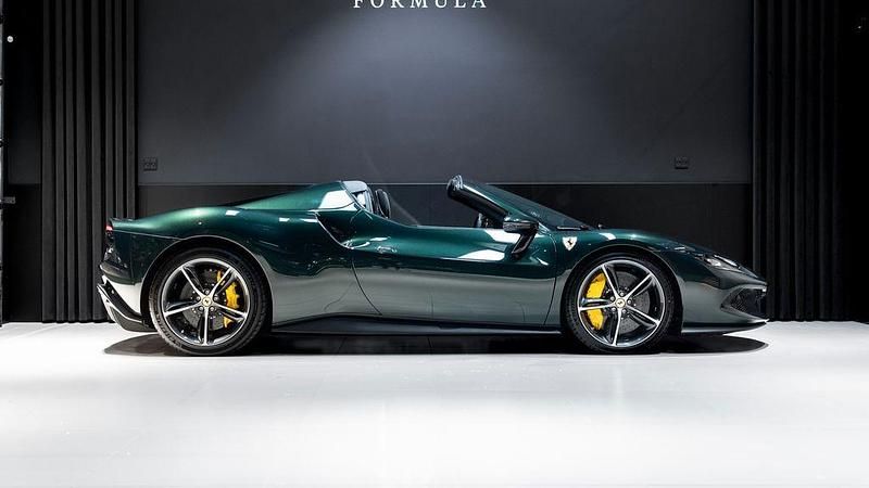 Neu Ferrari 296 829 PS (609 kW) 2025 Grün Cabrio