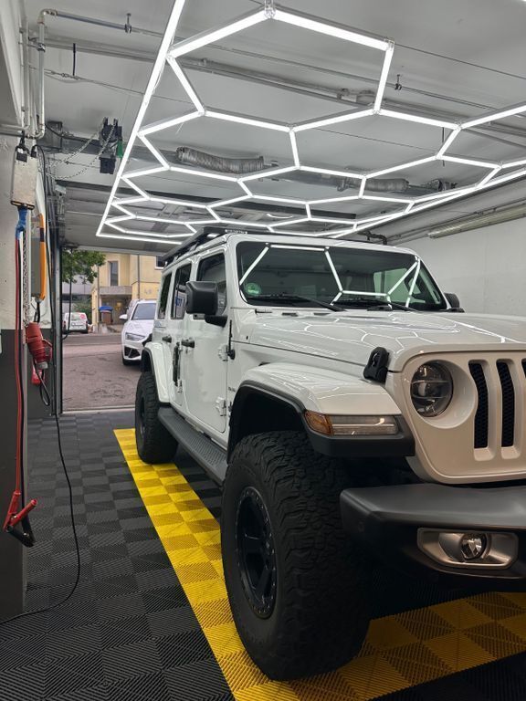 Weiß Gebraucht 2020 Jeep Wrangler Sahara SUV | 46.900 € (Etwas zu teuer) - Bild 1/4