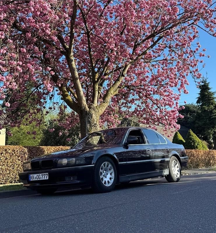Schwarz Gebraucht 1996 BMW 728 Limousine | 4.500 € - Bild 1/4