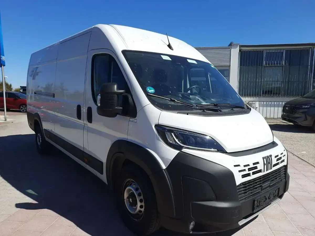 Gebraucht Fiat Ducato 179 PS (131 kW) 2024 Ducato weiß Van